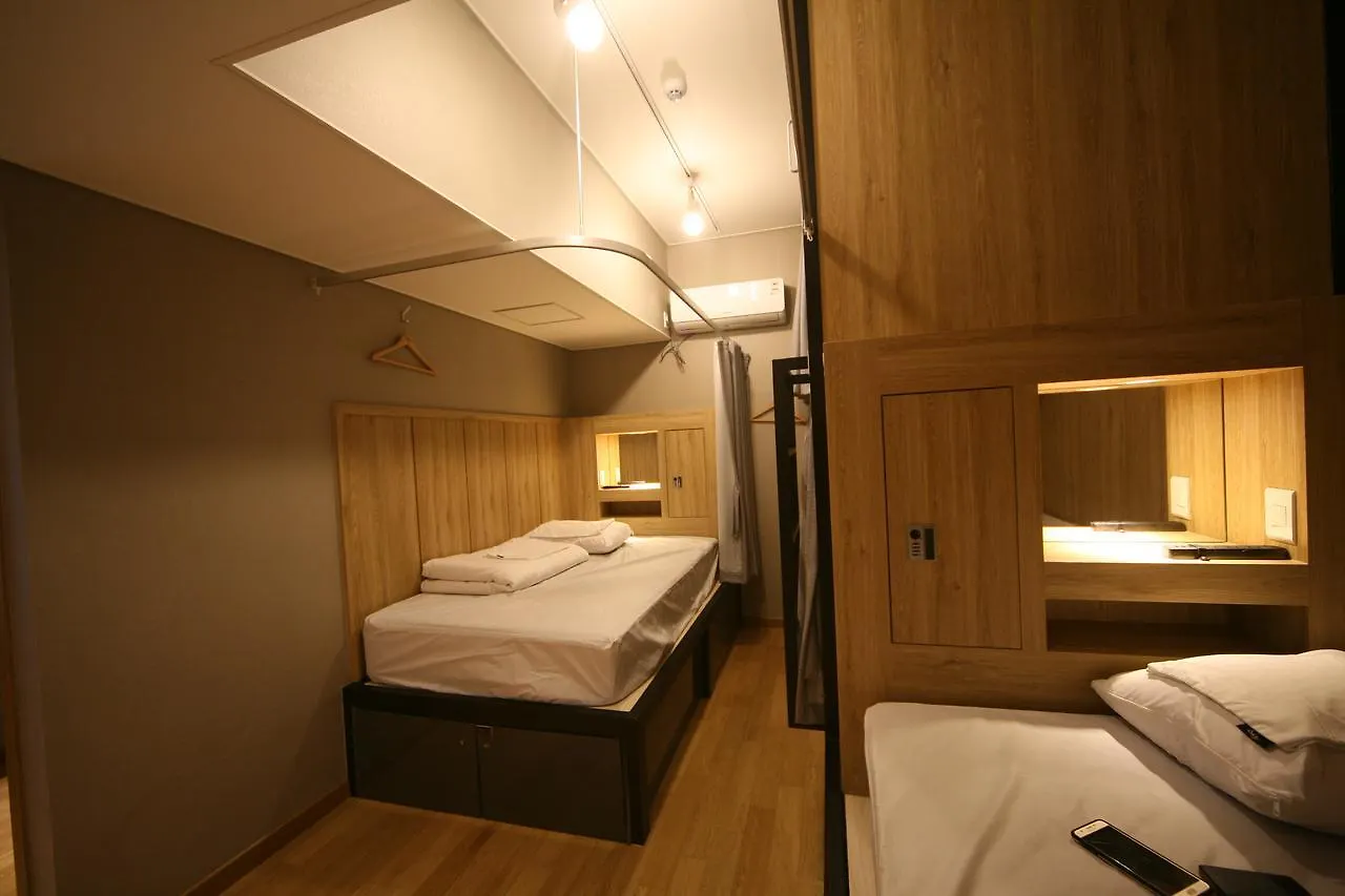 בוסאן K 79 Guesthouse אכסניה