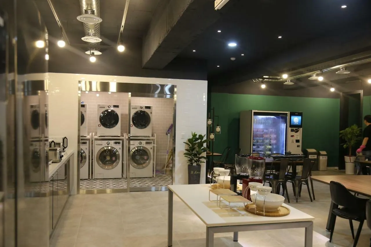 בוסאן K 79 Guesthouse אכסניה